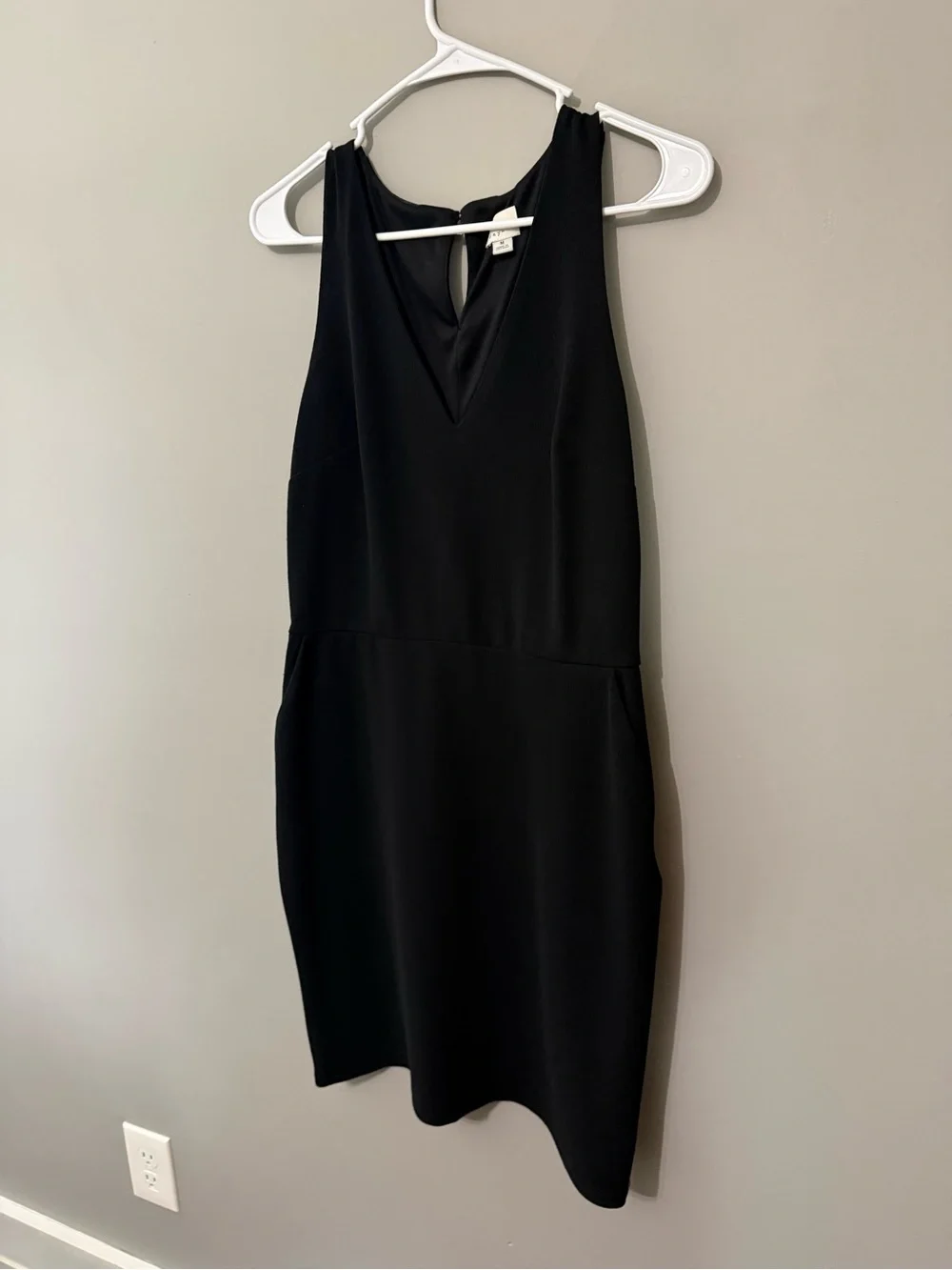 Classic Black Sleeveless V-Neck Dress - Women